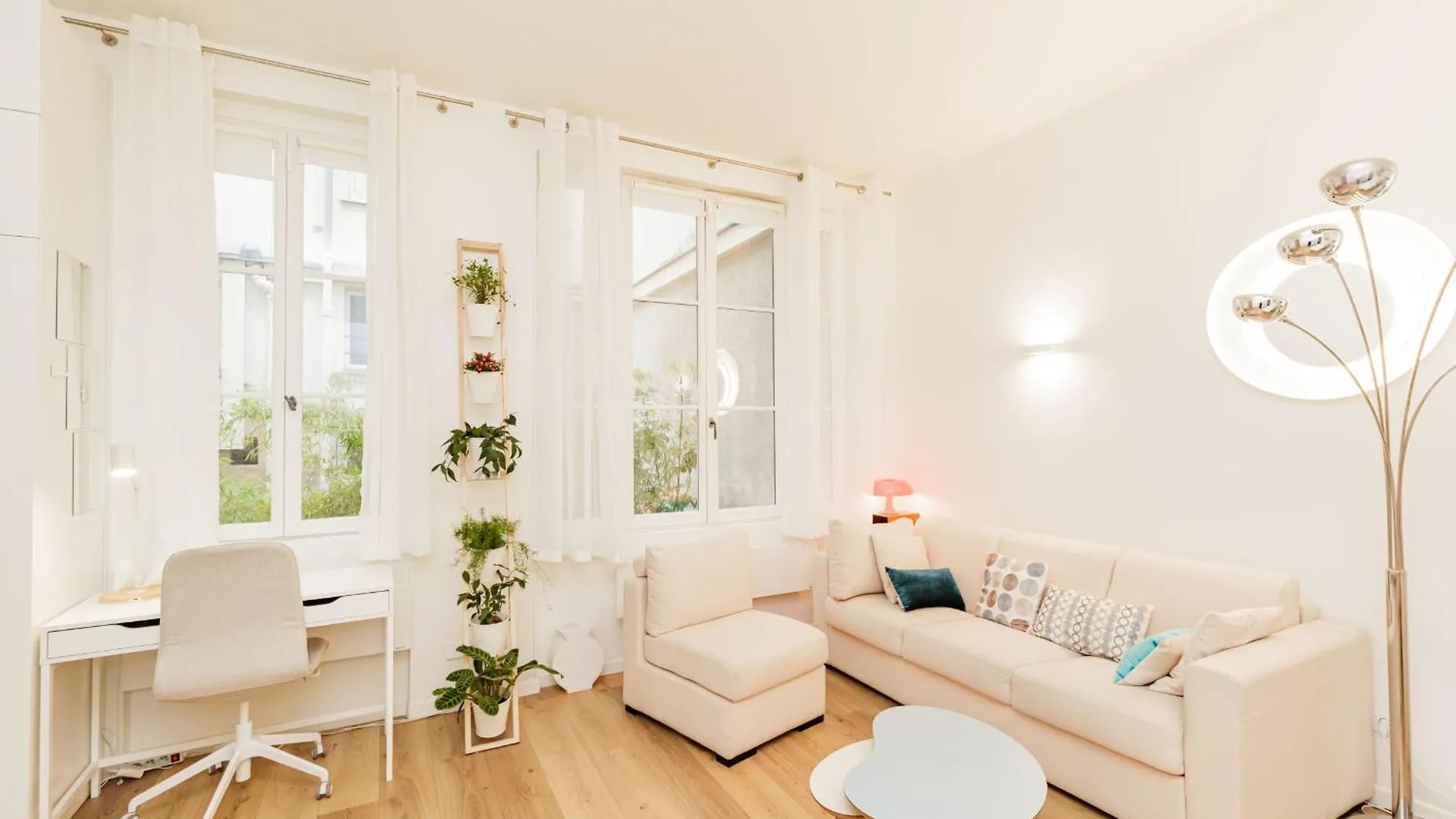 Chic And Cosy Paris Stay By Eiffel Tower & Seine Appartement